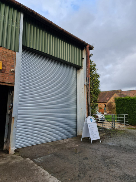 external-roller-shutter-doors-commercial-12