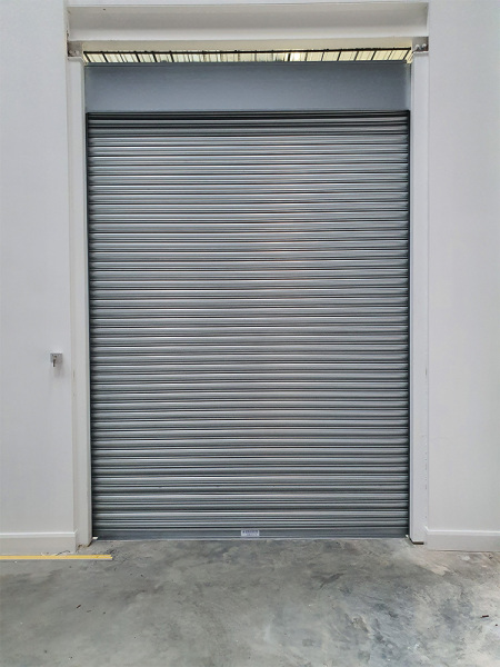 tall-roller-shutter-doors-commercial-1